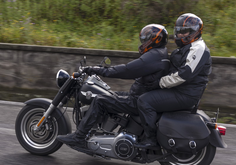 ハーレーで高速道路の二人乗りをするために パーフェクトカスタム ハーレー ハーレーで高速道路の二人乗りをするために パーフェクトカスタム ハーレー